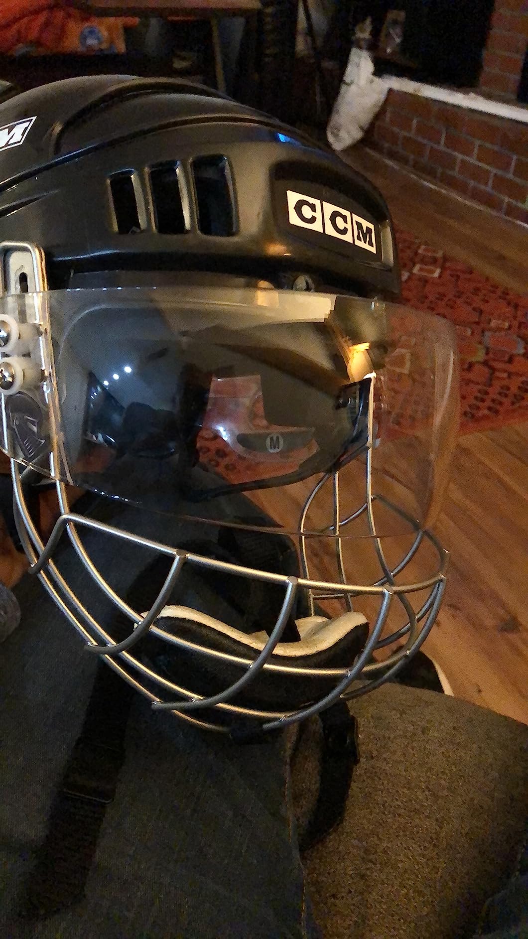 Wargate Hockey Straight-Cut Pro Visor for Adults (Anti-Scratch/Anti-Fog) CE Certified customer photo 1