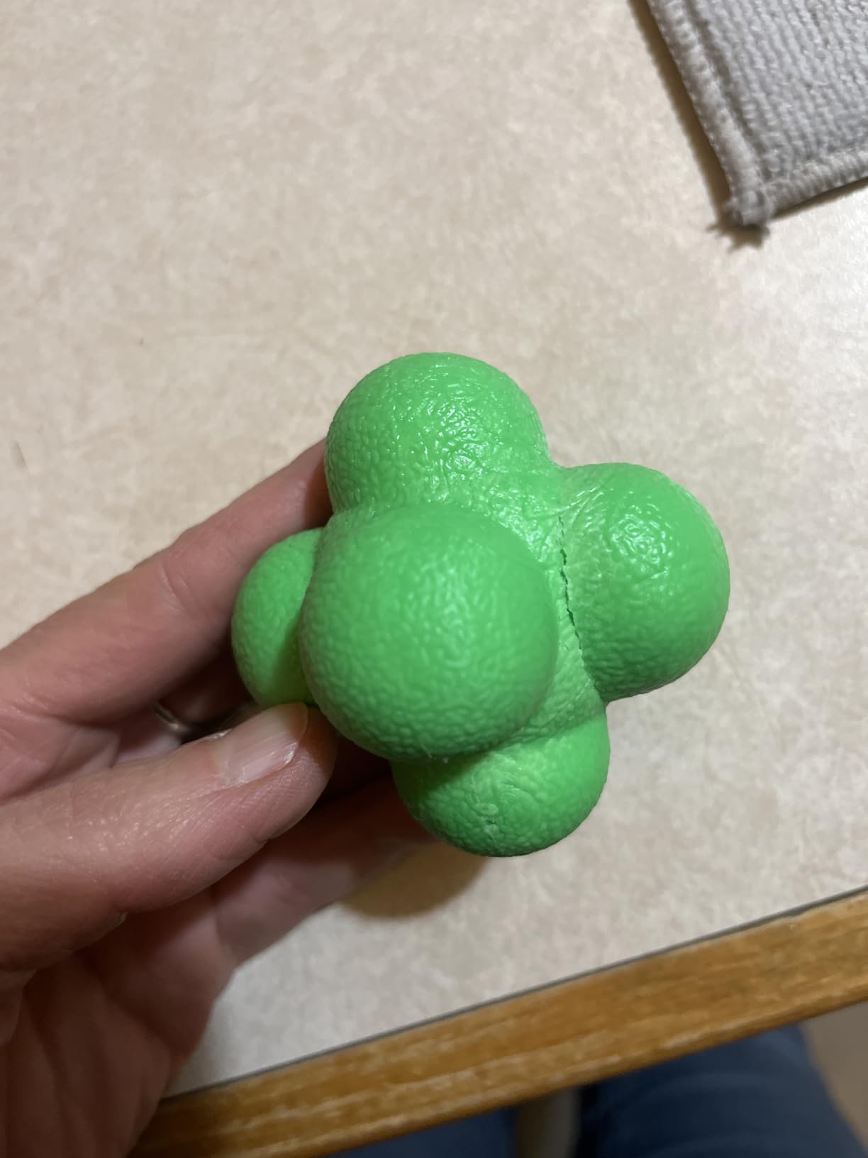 Yaegoo 6 PCS Reaction Balls Rubber Reaction Bounce Balls for Hand-Eye Coordination, Agility & Speed Reflex Training customer photo 1