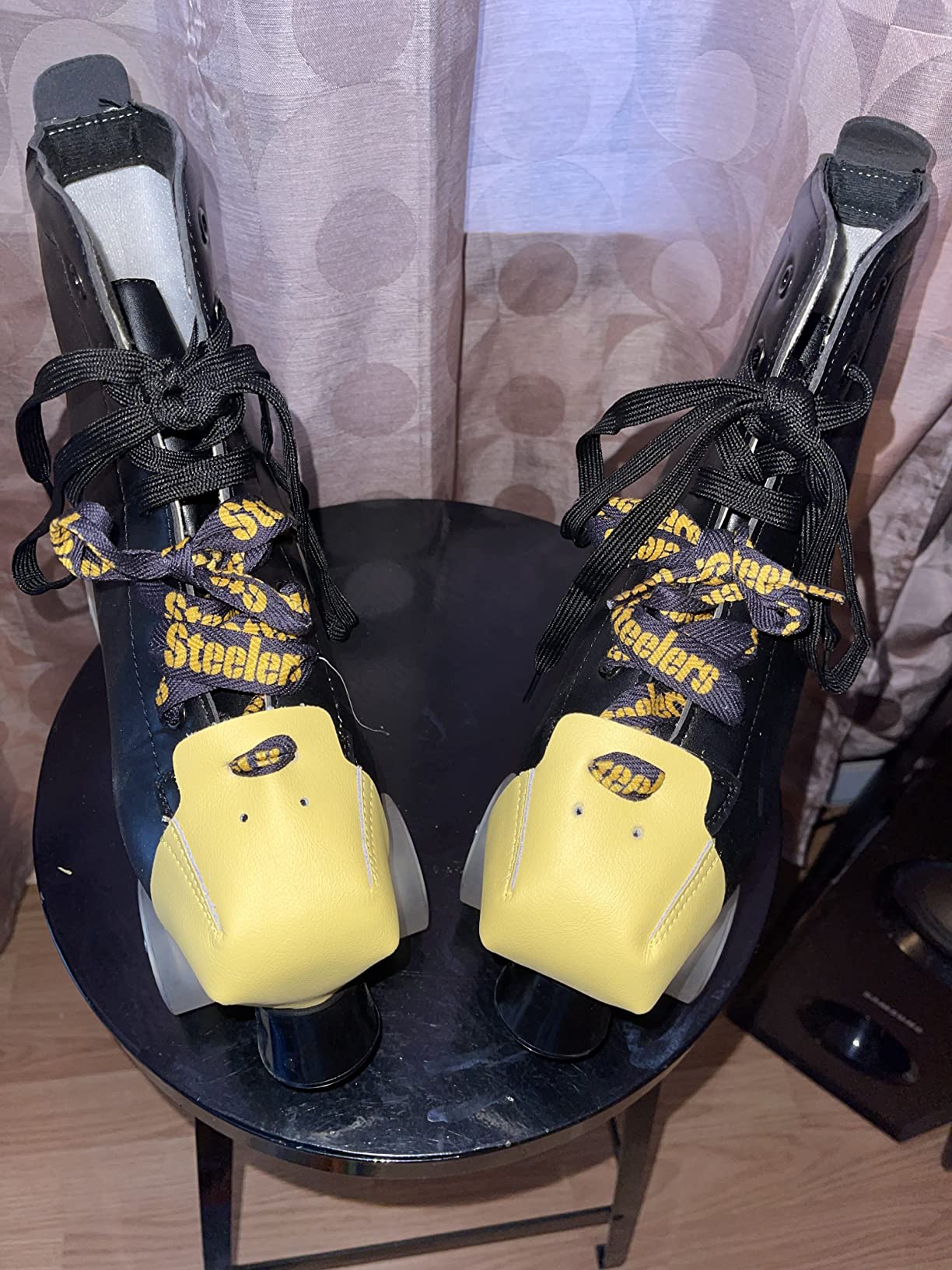 Geyoga 4 Pieces Toe Cap Guards Protectors Toe Caps Artificial Leather Roller Skate Protectors for Quad Roller Skate customer photo 1