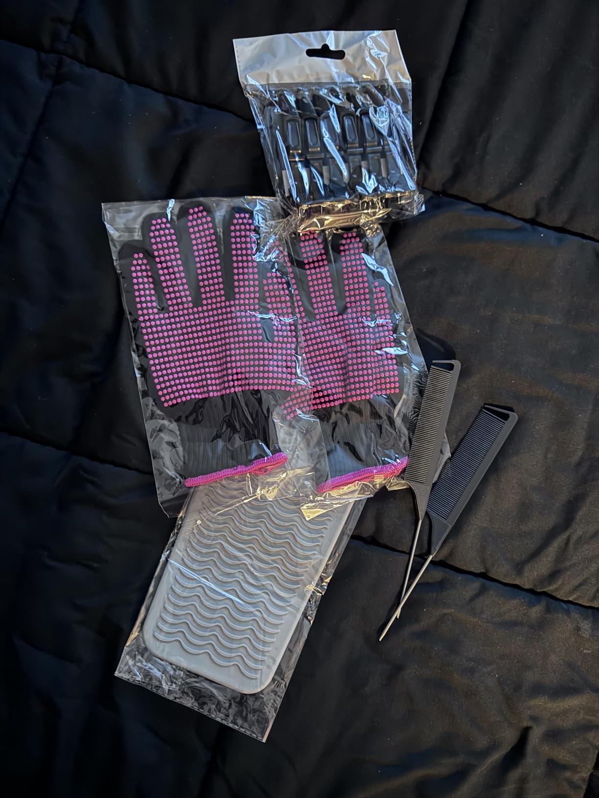 MORGLES Heat Resistant Gloves, 2 Pcs Professional Heat Gloves for Hair Styling Silicone Hot Mat 6 Pcs Hair Clips and 2 Pcs Styling Comb for Curling Iron customer photo 2
