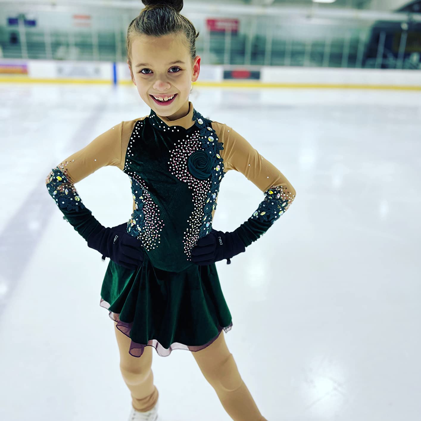 Women's Girls' Ice Skating Dress White Black Purple Velvet High Elasticity Competition Skating Wear Warm Handmade customer photo 2