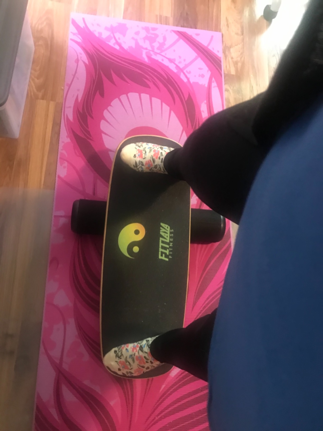 Fitlaya Fitness Balance Board Trainer Wooden Training Equipment for Fitness Workout, Hockey, Skateboarding, Surfing and Snowboarding customer photo 1