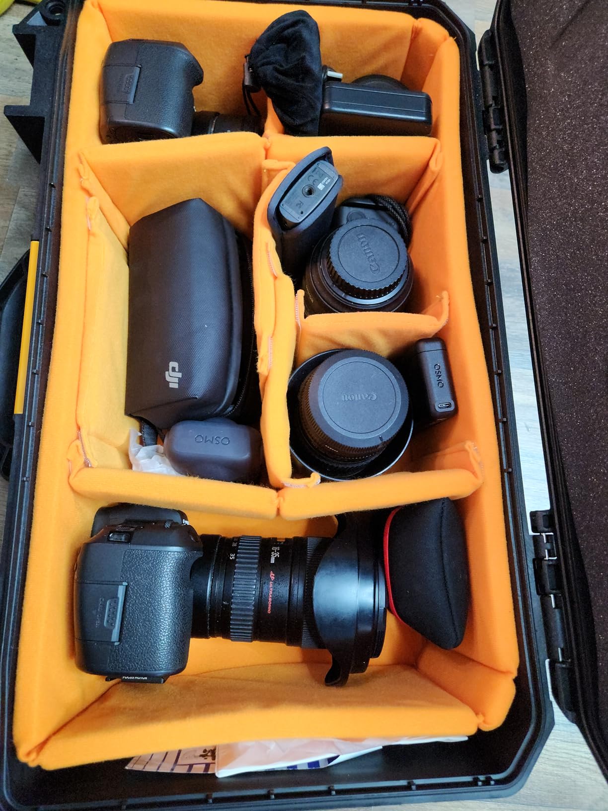 Pelican Vault V525 Hard Case (Camera, Pistol, Gear, Equipment) customer photo 1