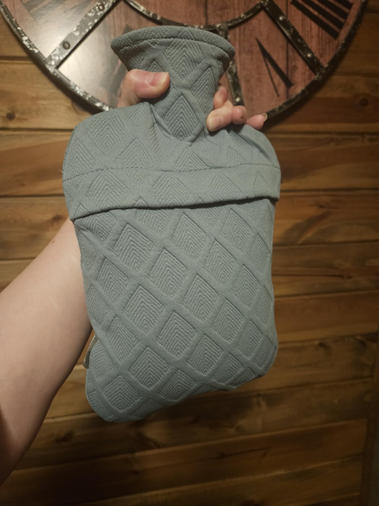 FORICOM Hot Water Bottle with Cover,Hot Water Bag for Pain Relief 2Liter,Heating Pad,Hand Warmer,Warming Bed.Classic.BPA Free,Close-Match(Green) customer photo 1