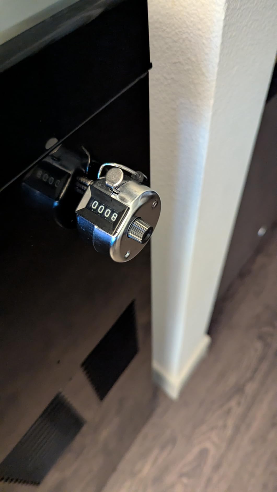 Tally Counter, 4-Digit Clicker Counter, Metal Hand Tally Counters Clicker Pitch Counter for Counting, Knitting, Coaching, Golf, Lap, Fishing customer photo 1