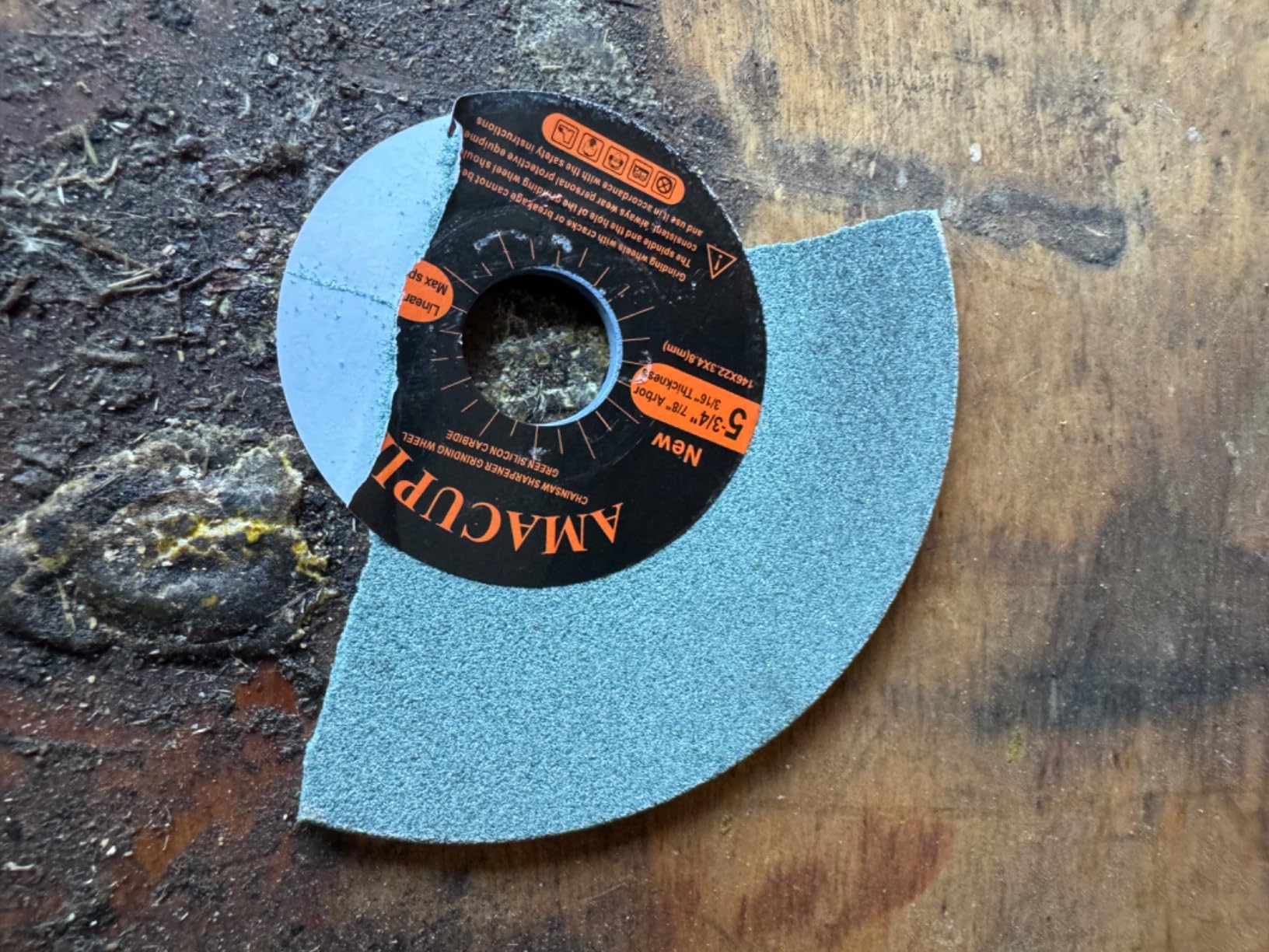 Bench Grinding Wheel 6 inch, Green Silicon Carbide Abrasive. For Sharpening Carbide Tools, Products of Non-Metallic Materials. 1/2 inch Arbor, 3/4 inch Thickness, 80 Grit customer photo 1