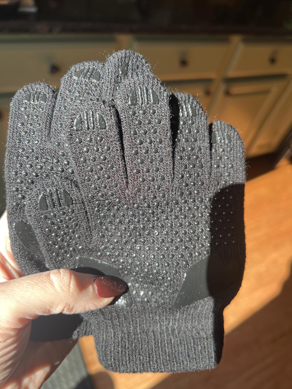 SkatingSpirit Gel Padded Ice Skating Gloves with Rhinestone Snowflakes (1 Pair), Anti-Slip Gripper Gloves Warm Mitten customer photo 1