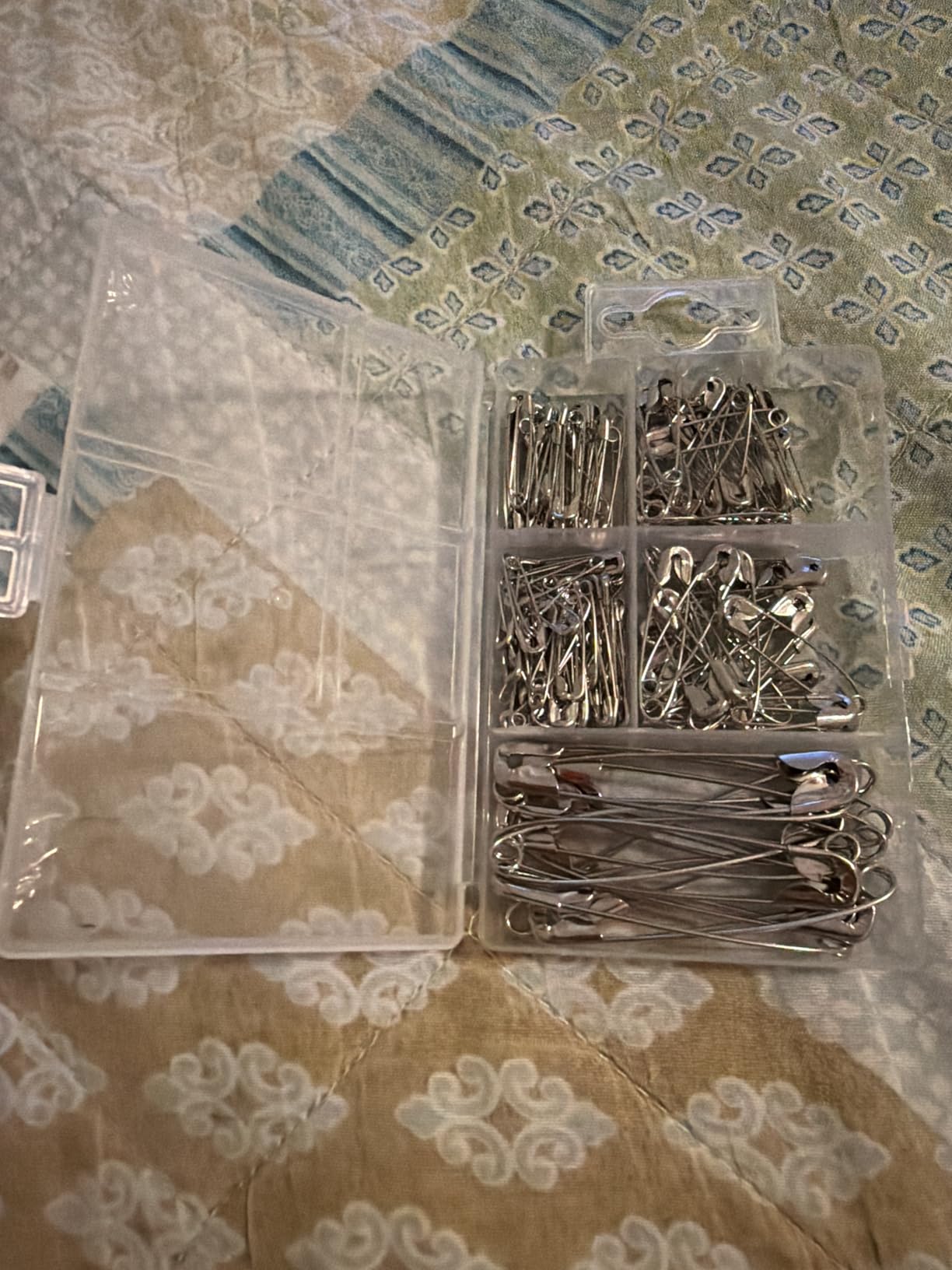 Huhuhero 340 Pack Safety Pins Assorted, Small & Large Heavy Duty Safety Pins for Clothes Costume Sewing, 5 Different Sizes Nickel Plated Steel Pin Bulk, Crafts Art Supplies, Silver customer photo 2