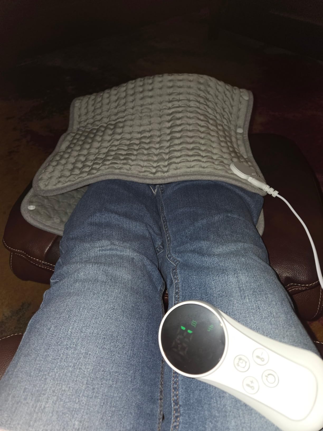 Snailax Heating Pad & Foot Warmer with 6 Temperature Settings & Auto Shut Off, 17x33 inches, Washable Fast Heated Pads for Back Pain Relief, Abdomen, Feet, Back, Cramp (Grey) customer photo 1
