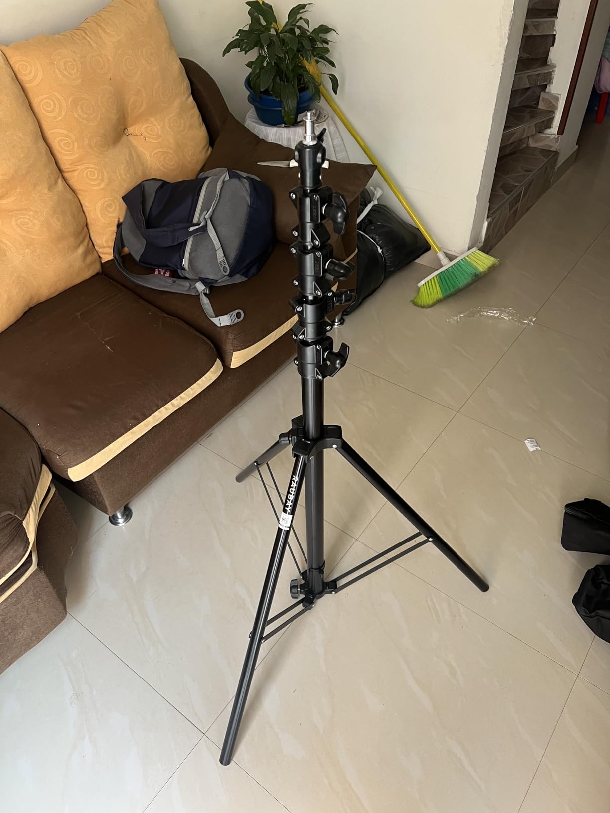 RAUBAY Extreme Tall Video Camera Sports Tripod Stand Air-Cushioned Telescoping Aluminium Alloy Light Stand with 1/4