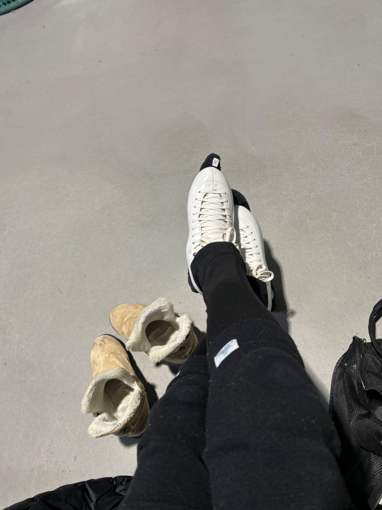 SKATINGSPIRIT Gel Knee Pads (1 Pair), Cushion and Support Knee Cap for Dancing Figure Skating Gymnastic, Youth and Adult (Black Medium) customer photo 2