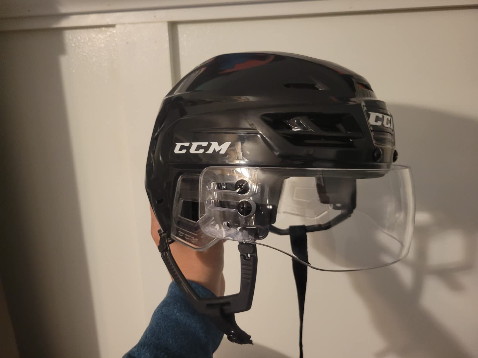 Ronin Hockey Visor with Anti Scratch Coating - Impact Resistant - Universal Helmet Fit - CE Certified customer photo 2
