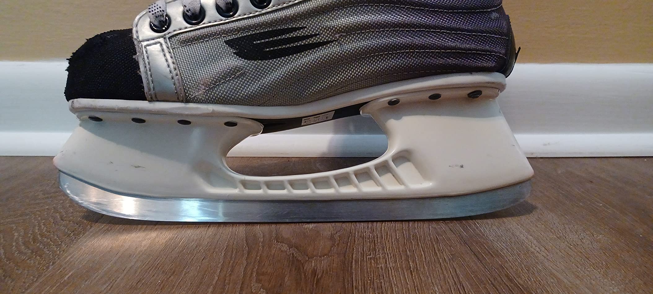 Cosmos 2 Pieces Ice Skate Guards Hockey Shoe Blade Covers Hockey Skates Blade Guards Ice Skating Protector Ice Hockey Equipment with Adjustable Buckle for Ice Skating, Figure Skates, Hockey customer photo 2