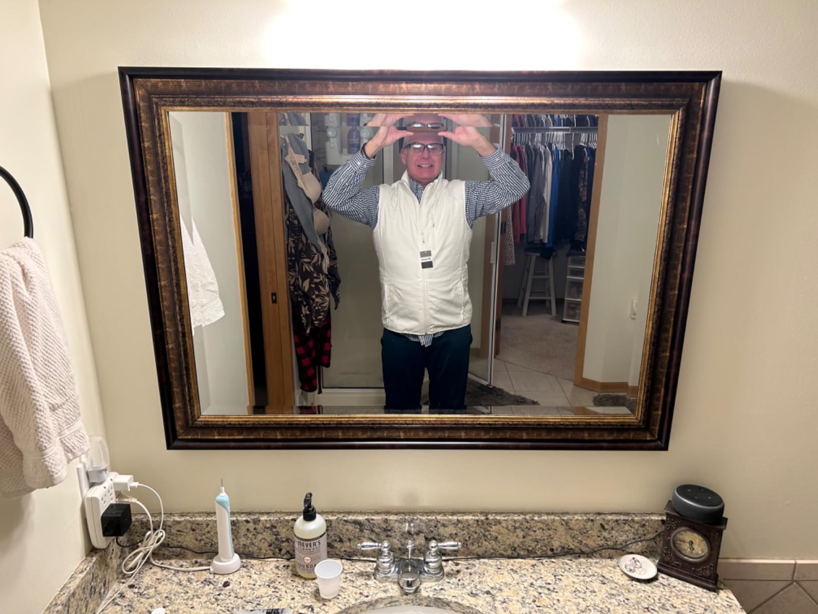 fit space Men's Lightweight Vest Softshell Sleeveless Windproof Jacket with Zipper Pcoket Cycling Travel Hiking Running Golf customer photo 2