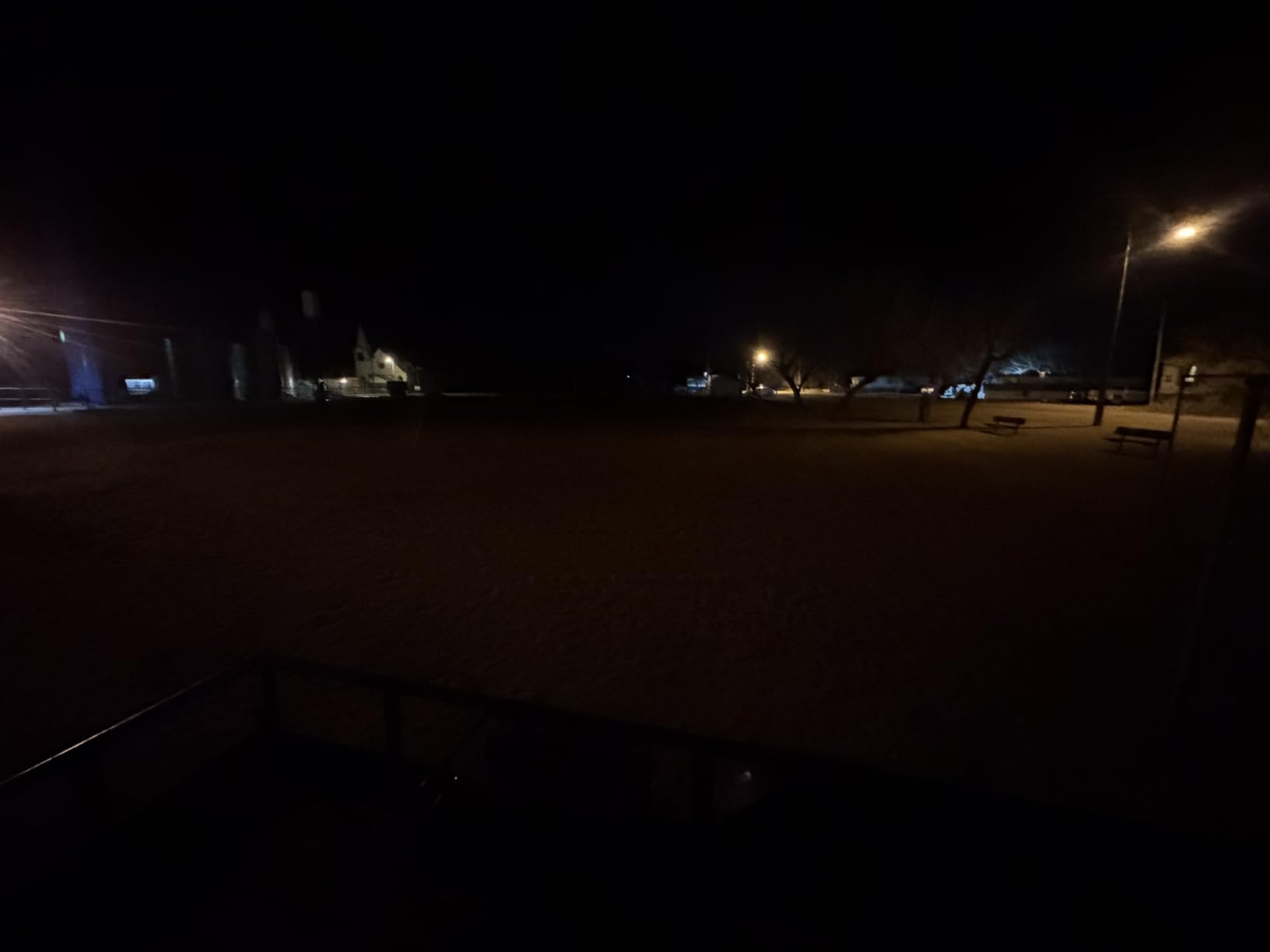 Juyace Led Stadium Flood Light Outdoor 36000Lm 1500W Equivalent Super Bright Commercial Area Lighting 100-277V 5000K Daylight IP65 Waterproof Arena Lights for Sport Fields and Courts customer photo 1