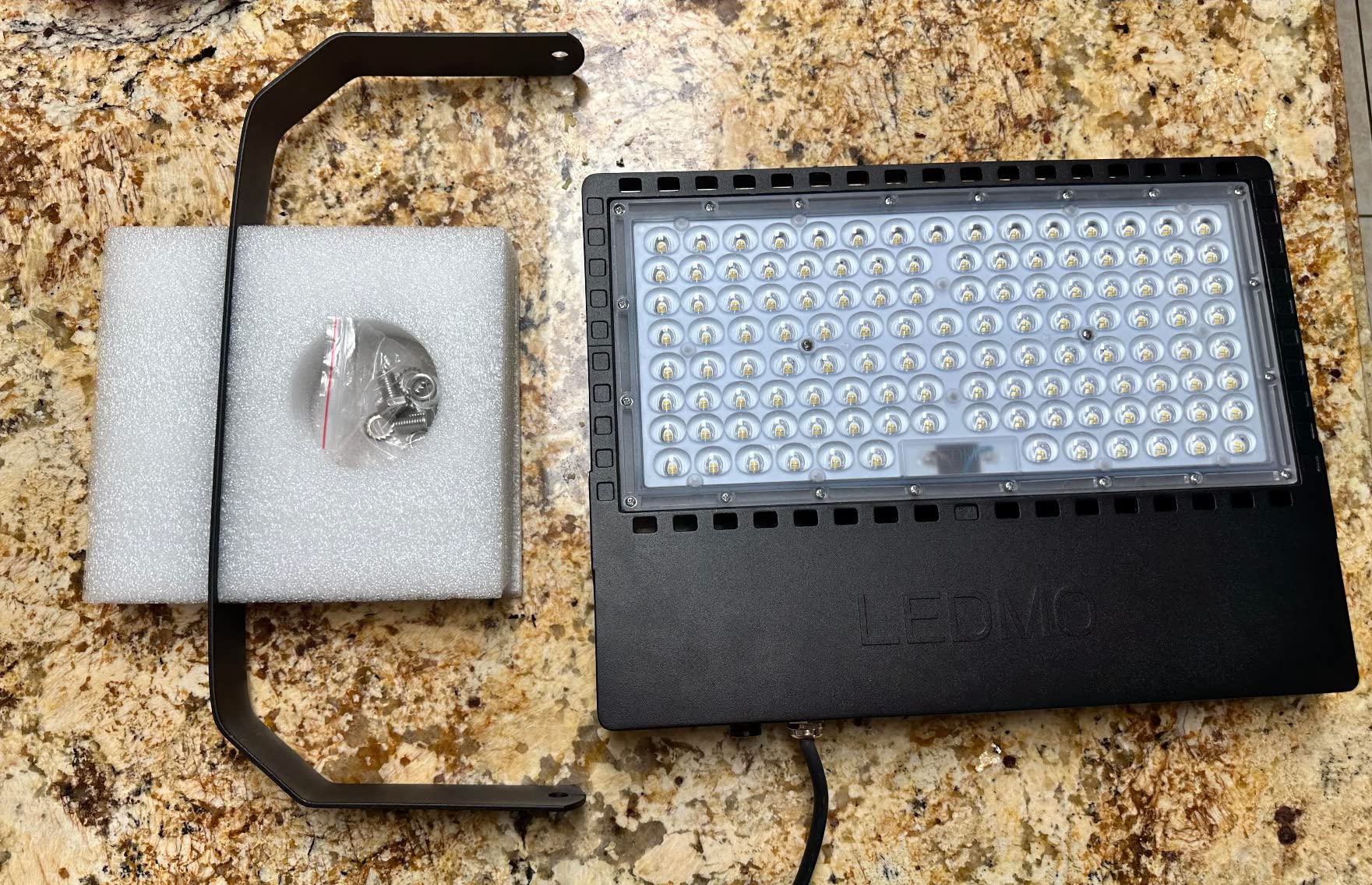 Juyace Led Stadium Flood Light Outdoor 36000Lm 1500W Equivalent Super Bright Commercial Area Lighting 100-277V 5000K Daylight IP65 Waterproof Arena Lights for Sport Fields and Courts customer photo 2