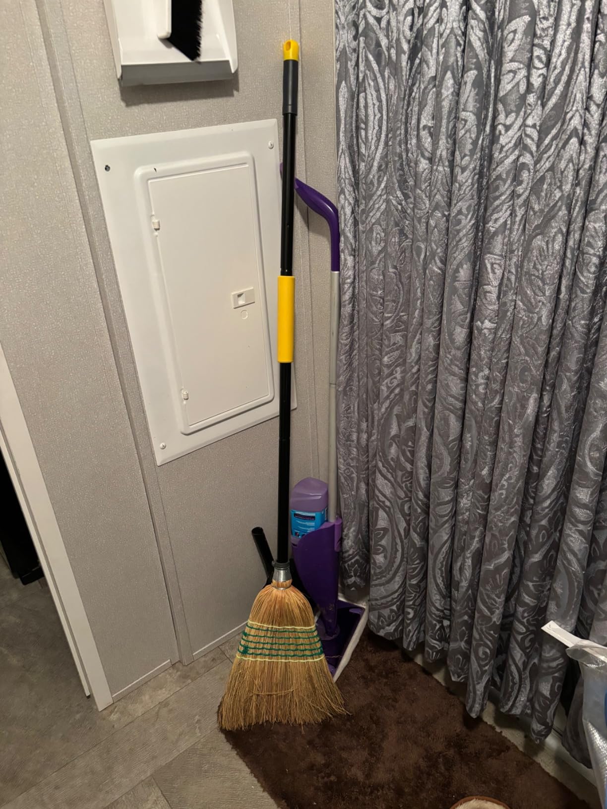 Yocada Heavy-Duty Corn Broom Commercial Indoor Outdoor Broom 59.8 inch Tall for Courtyard Garage Lobby Mall Market Floor Home Office Leaves Stone Dust Rubbish customer photo 2