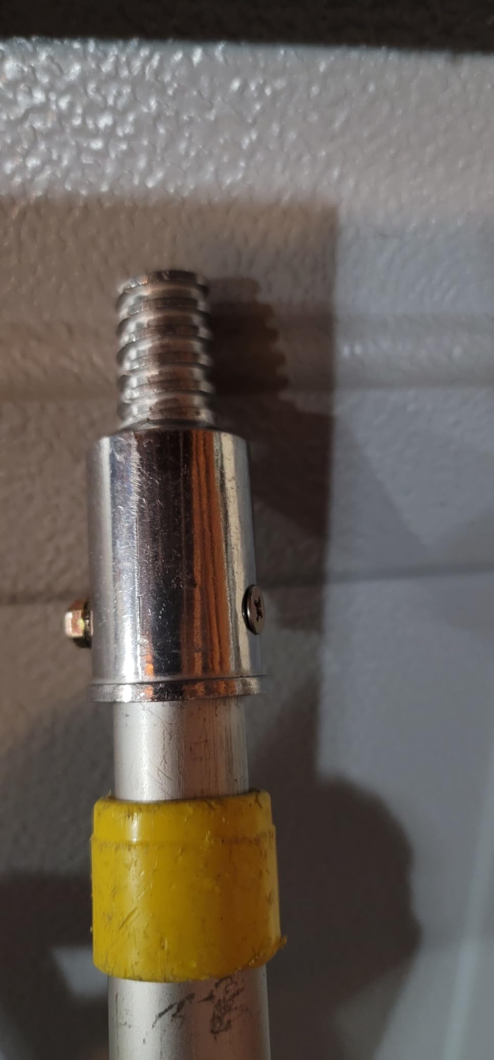 Zhengmy 6 Pcs Threaded Tip Replacement, Broom Handle Threaded End, Pole Handle Replacement, Extension Pole Adapter Tips for Metal Broom(1 Inch) customer photo 1