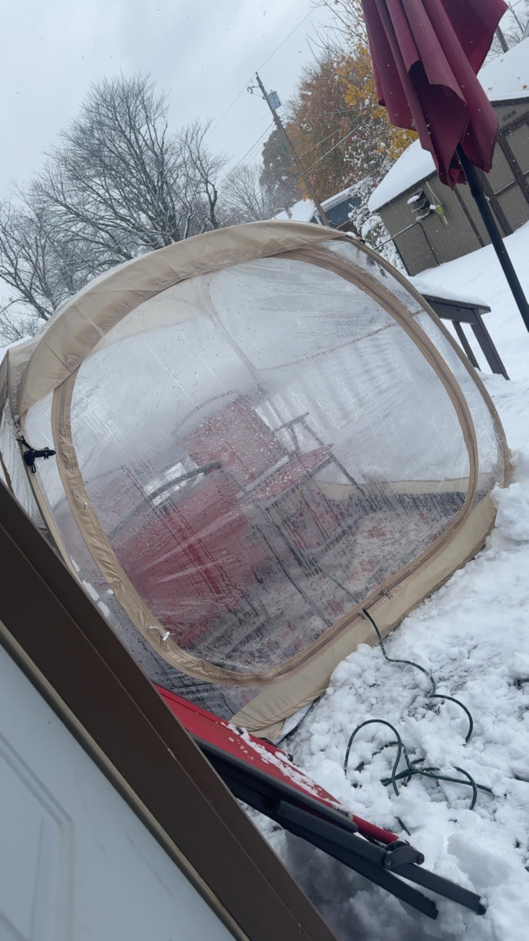 EighteenTek Pop Up Weather Pod, Sport Pod with Attached Floor, 360° Clear View, UPF 50+ UV Protection, Waterproof All-Weather Instant Shelter for 1-4 Person, Sports Camping Fishing Tailgating customer photo 2