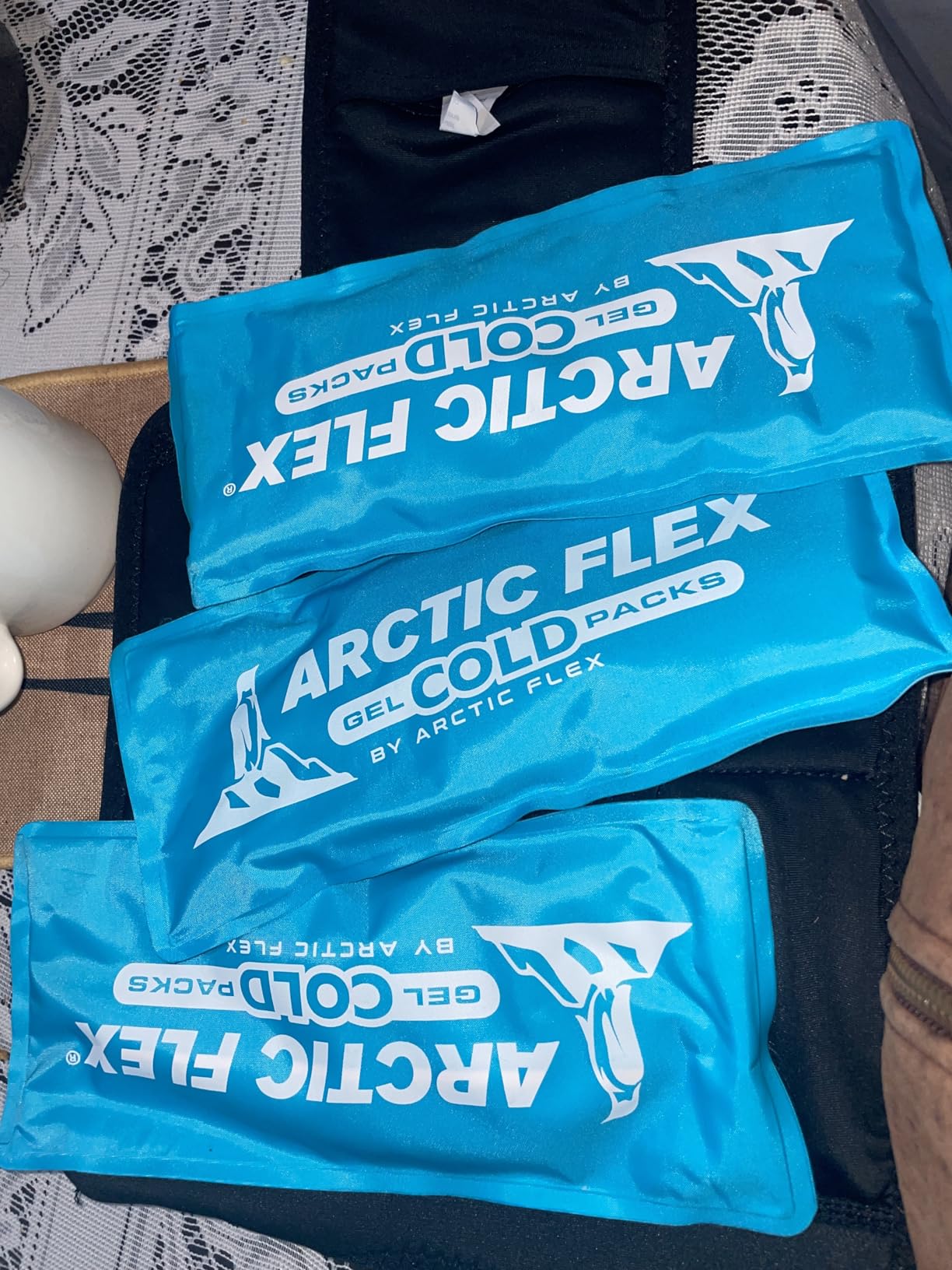 Vive Knee Ice Pack Wrap - Cold/Hot Gel Compression Brace - Heat Support Strap for Arthritis Pain, Tendonitis, ACL, Athletic Injury, Osteoarthritis, Women, Men, Running, Meniscus and Patella Surgery customer photo 2