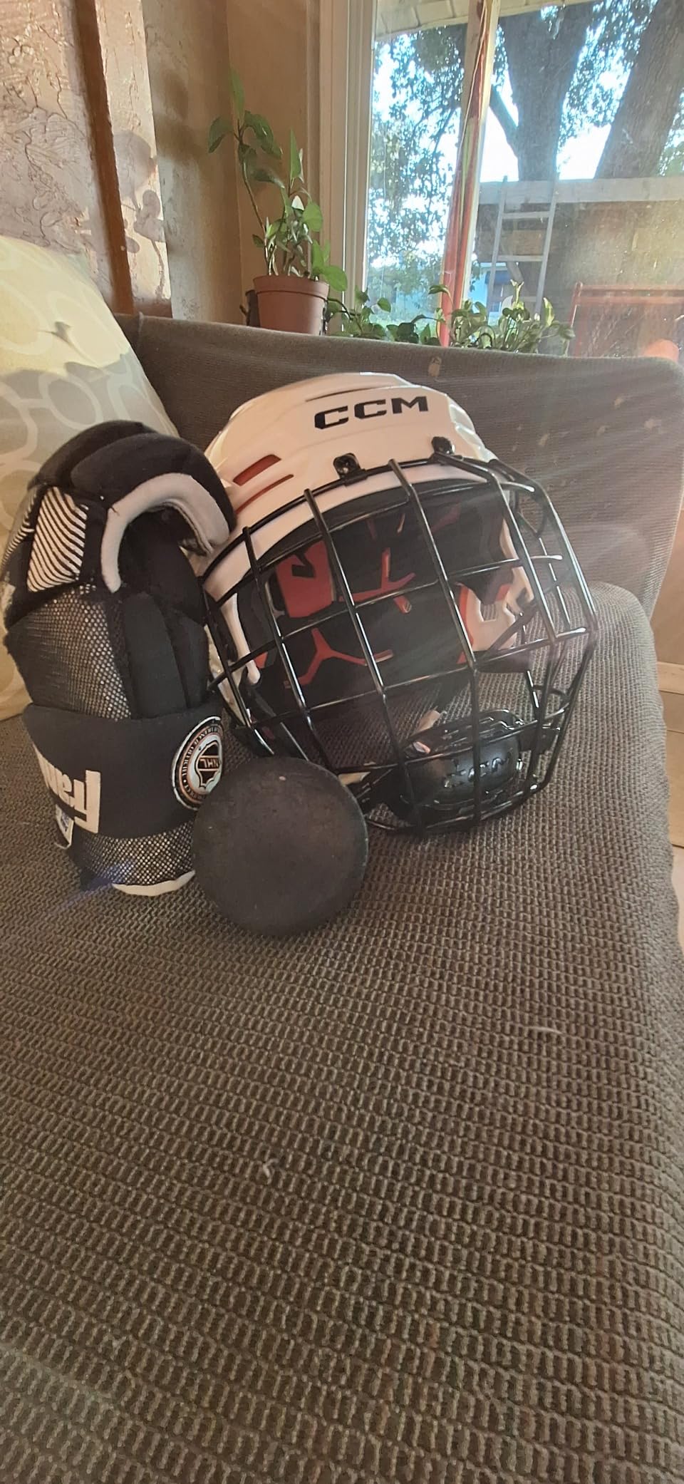 CCM Tacks 70 Hockey Helmet Combo with Cage, Senior customer photo 5