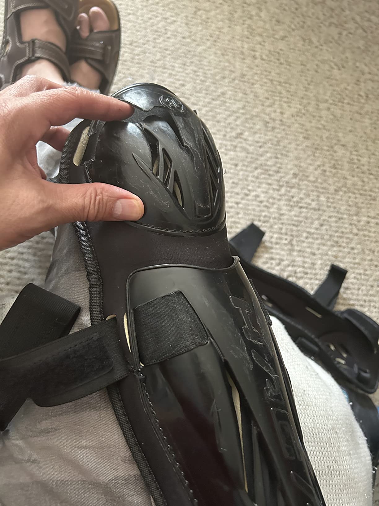 Hagan Hockey H-3.0 Shin Guards Leg Pads Protective Gear - Durable High-Performance Sports Accessories with Knee Pads and Shinguard Covers for Enhanced Fit and Impact Protection customer photo 2