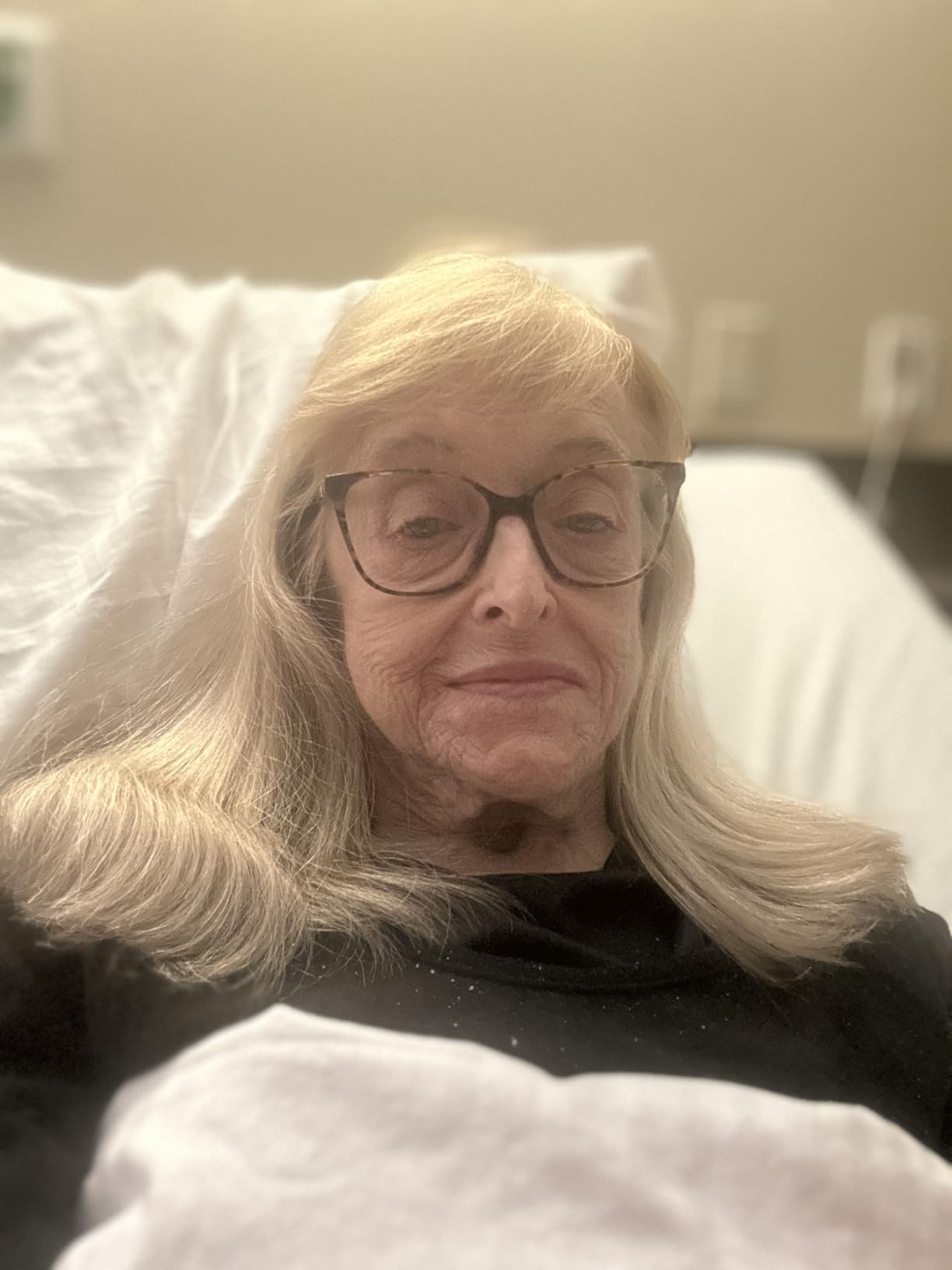 amika perk up plus extended clean dry shampoo | lightweight + buildable, extend time even further between wash days, invisible finish + no white residue, for all hair types customer photo 2