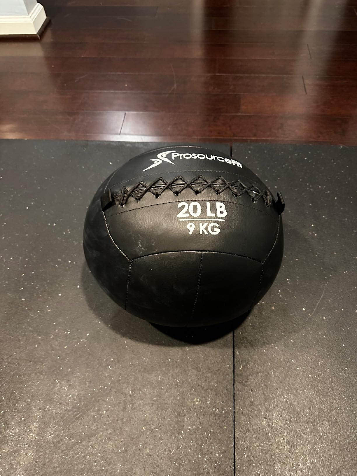 ProSource Soft Medicine Balls for CrossFit Wall Ball and Full Body Dynamic Exercises, Color-Coded Weights: 6, 8, 10, 14, 20, 25 lb. customer photo 2