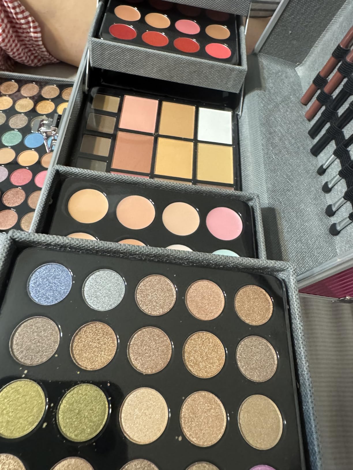 132 Color All- In- One Makeup For Women Full Kit,Professional Makeup Kit,Makeup Gift Set for Women,Girls&Teens,Include eyeshadow/lipstick/concealer/Lip Gloss/Eyeliner/Mascara customer photo 1