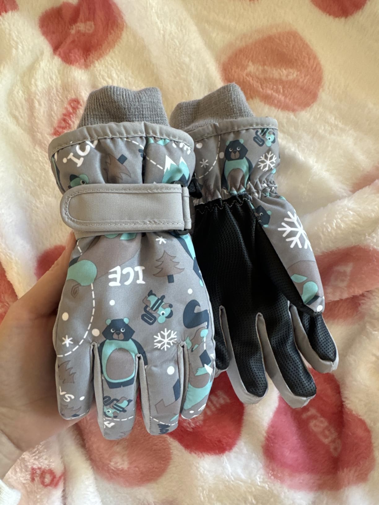 Azarxis Kids Children Ski Gloves Winter Snow Gloves Waterproof Winter Warm Glove for Snowboarding, Sledding customer photo 1