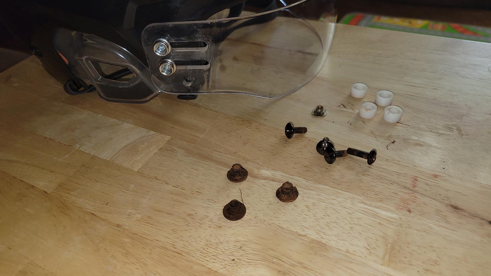 33 Pcs Hockey Helmet Repair Kit Football Helmet Repair Kit Including J Clips R Shape Football Visor Clips Rubber Gaskets Screws with Nuts for Youth Adults Hockey Baseball Sports customer photo 1