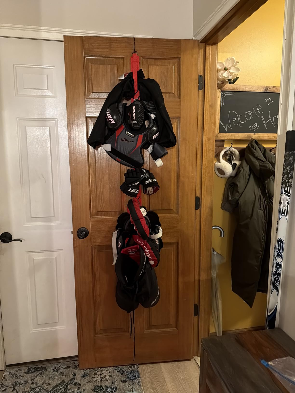 Hockey Hanger Portable Hanging Drying Rack Hockey Gifts for Home and Outdoor Using in Ice Hockey Skating Football Camping Fishing 5 Hooks (Black) customer photo 1