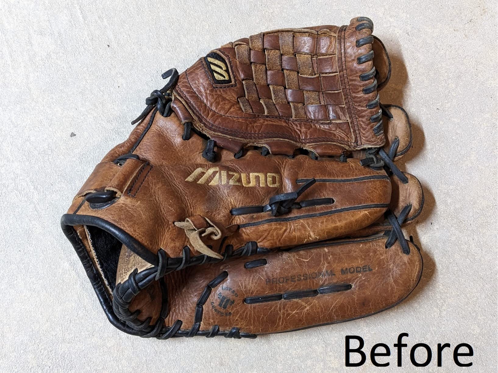 Baseball Glove Oil 8 oz (Not Made in China) - Softens & Hydrates Leather Fibers - Improves Ball Gloves Flexibility - Break in Mitts Fast - Natural Ingredients - Proudly Made in the USA customer photo 1