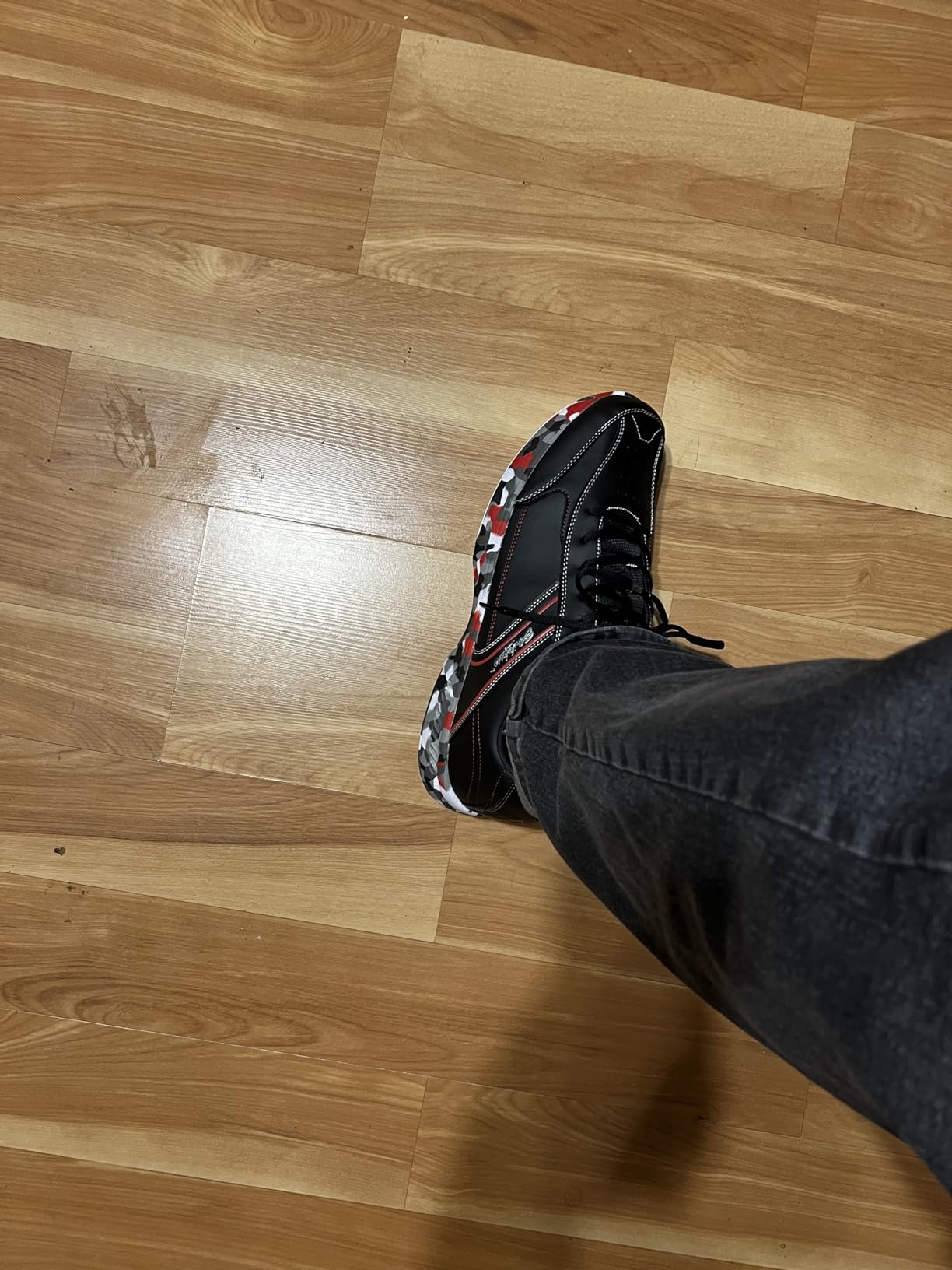 KR Strikeforce Flyer Lite Red Camo Athletic Bowling Shoe Comes with a #8 Slide Pad on Both Shoes for Right or Left Handed Bowlers customer photo 2