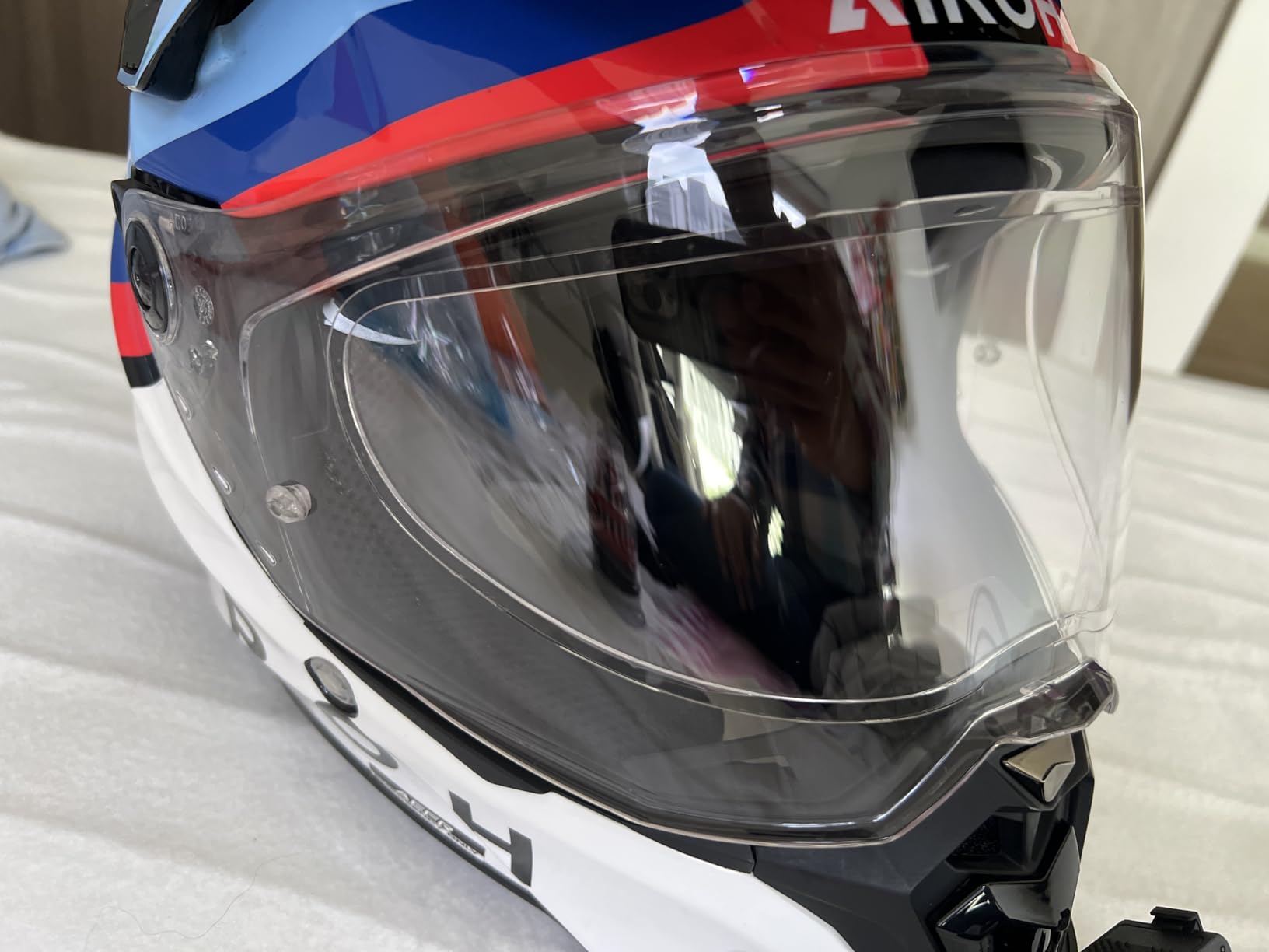 Photochromic Anti-Fog Helmet Visor Film, Auto Tint Transition Film for Motorcycle Helmet Visor from Clear to Tinted customer photo 1