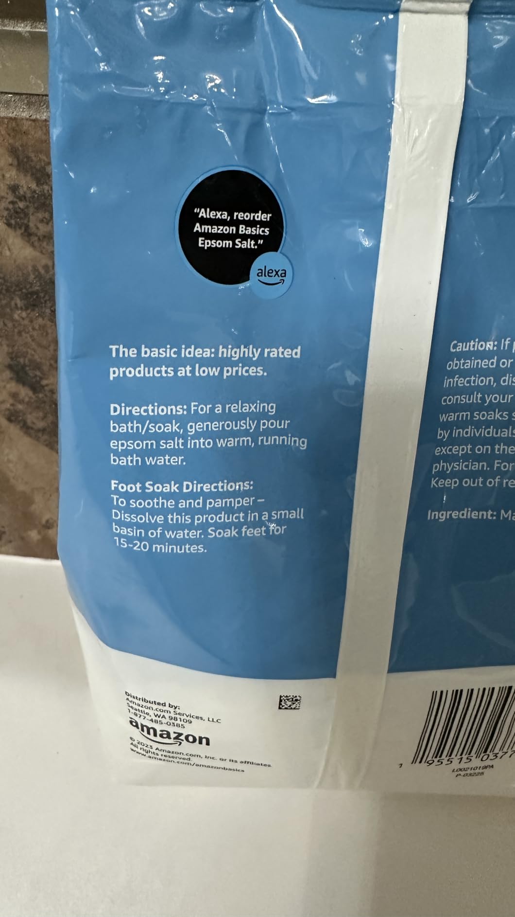 Amazon Basics Epsom Salt Soak, Unscented, Magnesium Sulfate USP, Muscle and Feet Relaxation, Resealable Bag, 3 Pound customer photo 1