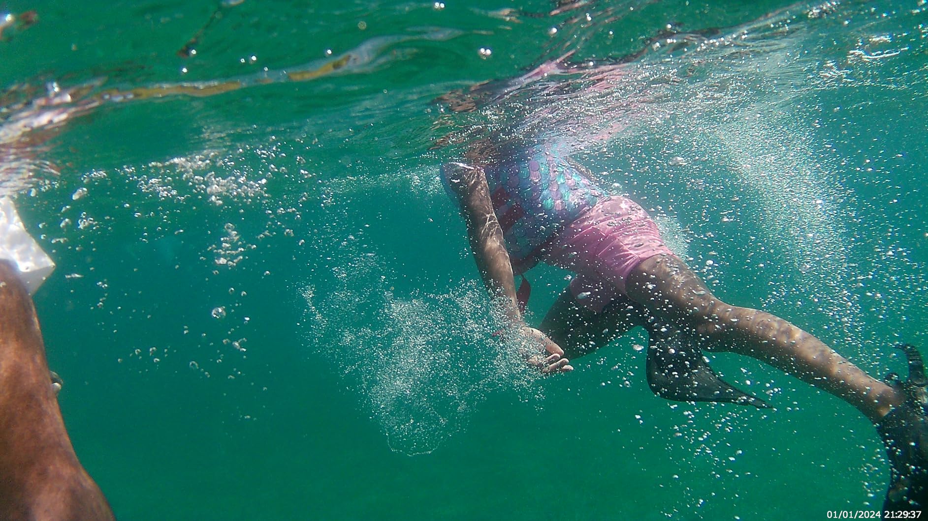 AKASO Brave 4 Action Camera 4K 30fps with 64GB MicroSD U3 Card Bicycle Helmet Accessories Kit Bundle, 20MP Ultra HD 131FT Waterproof Underwater Camera customer photo 2