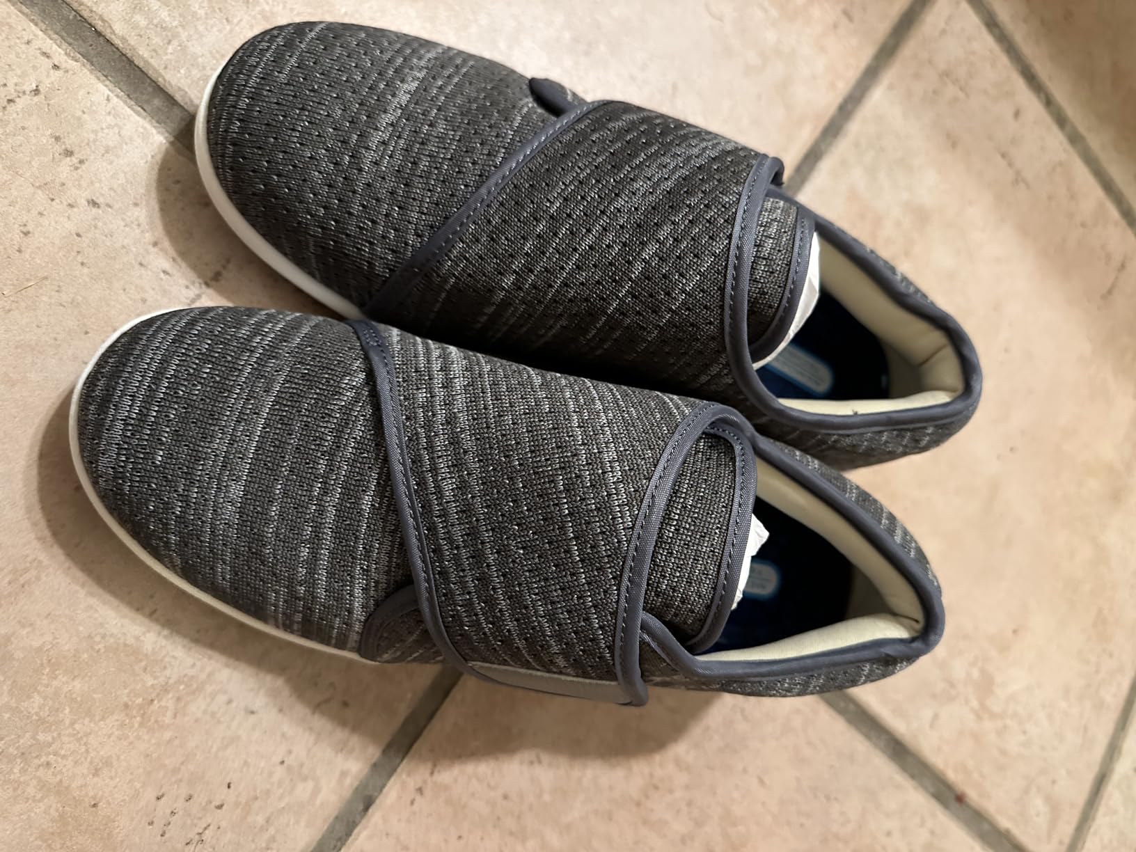 Diabetic Shoes for Women, Women's Wide Width Elderly Shoes, Adjustable Hook and Loop Closure Anti-Slip Breathable Lightweight, Swollen Feet Walking Edema Sneakers customer photo 2