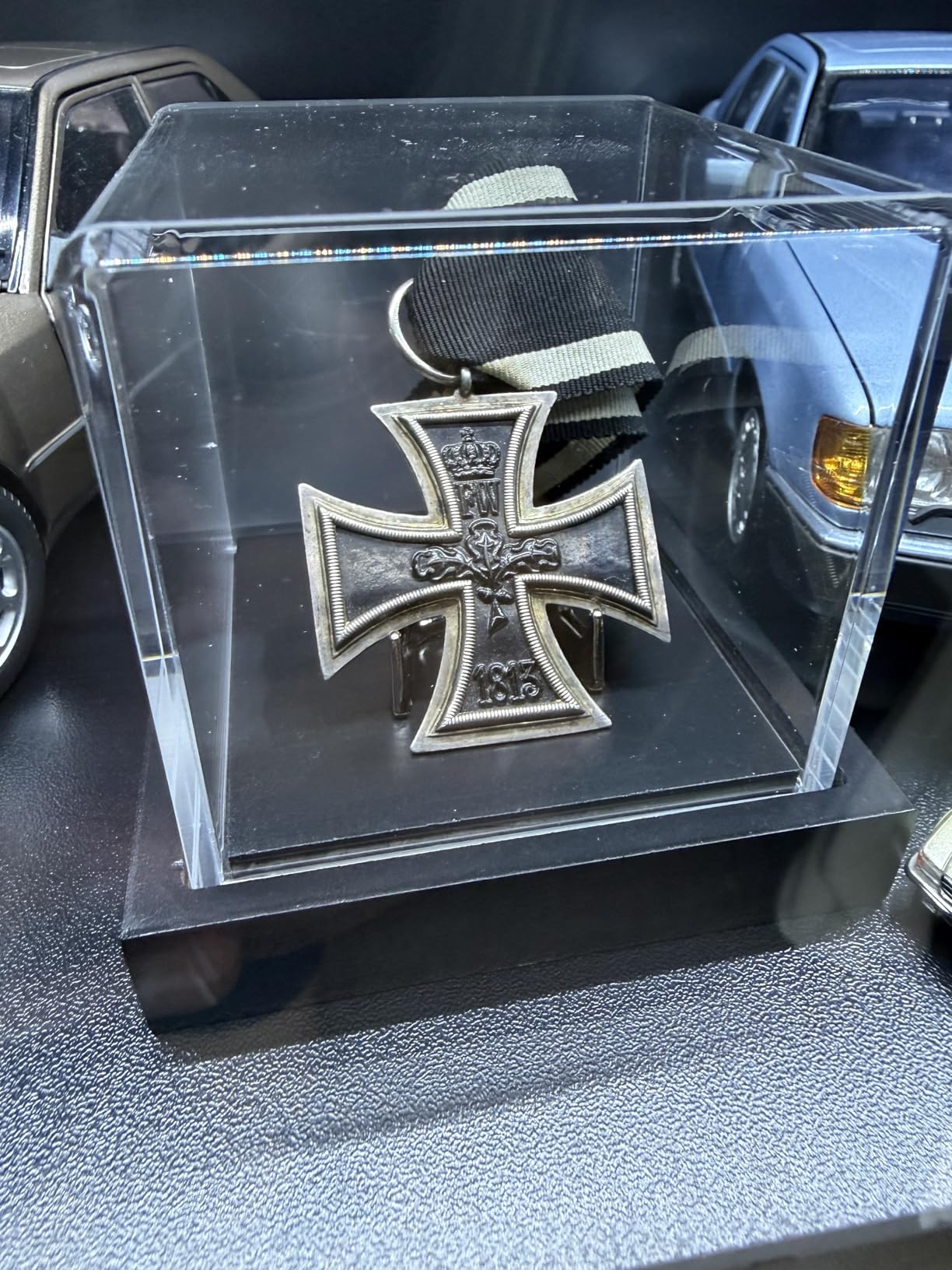 JupDec Hockey Puck Display Case Acrylic Clear Holder with Wood Base, Autograph Souvenir Display Stand customer photo 2