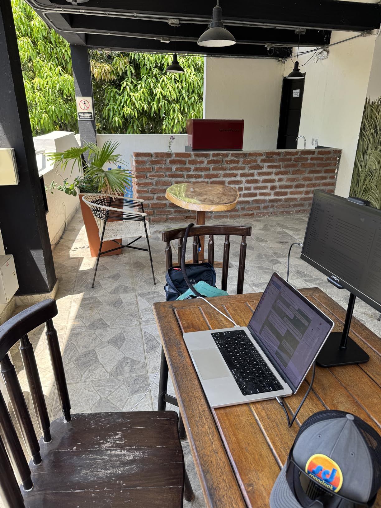 ARZOPA 16.1'' 144Hz Portable Gaming Monitor, 106% sRGB 1080P FHD Kickstand Portable Monitor with HDR, Ultra Slim, Eye Care, External Second Screen for Laptop, PC, PS5, Mac, Xbox-Z1FC customer photo 1