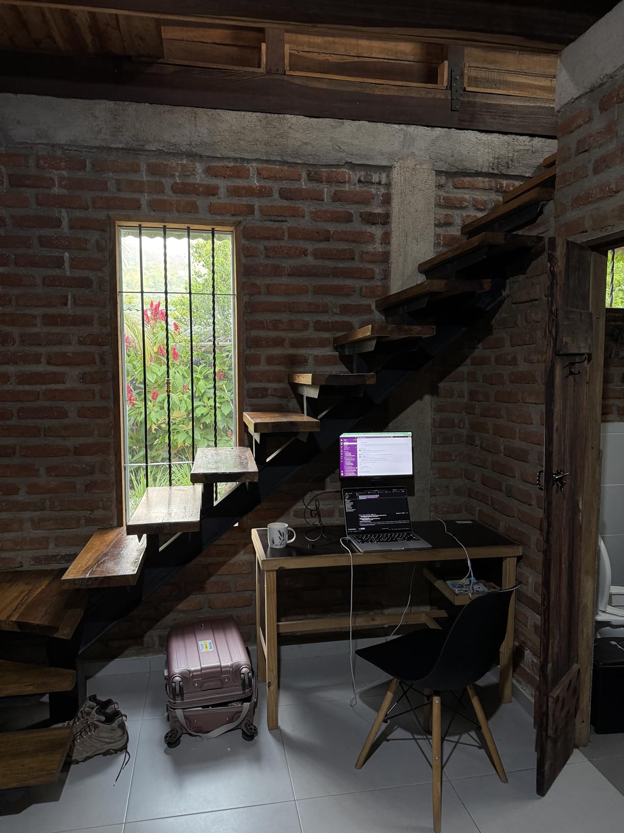 ARZOPA 16.1'' 144Hz Portable Gaming Monitor, 106% sRGB 1080P FHD Kickstand Portable Monitor with HDR, Ultra Slim, Eye Care, External Second Screen for Laptop, PC, PS5, Mac, Xbox-Z1FC customer photo 2