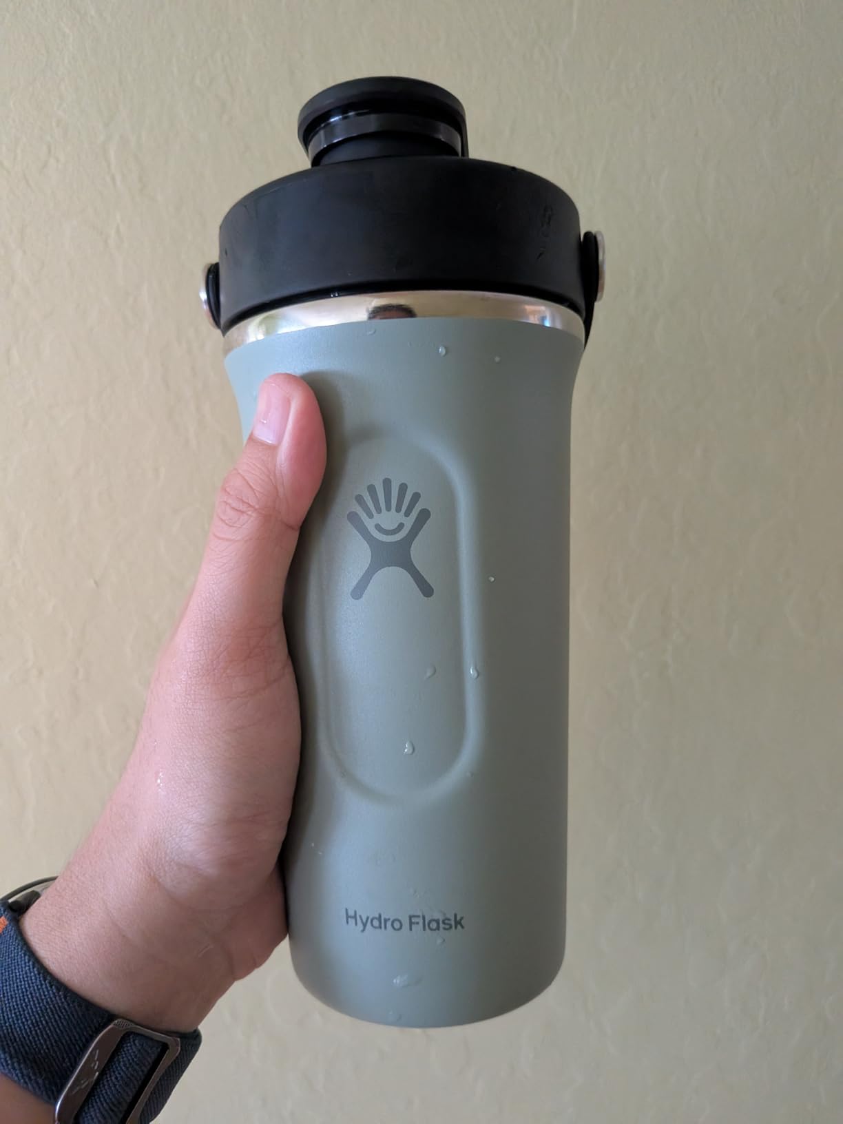 Hydro Flask Shaker Bottle - Insulated Stainless Steel Gym Bottle for Pre Workout & Protein 24 Oz Black customer photo 2