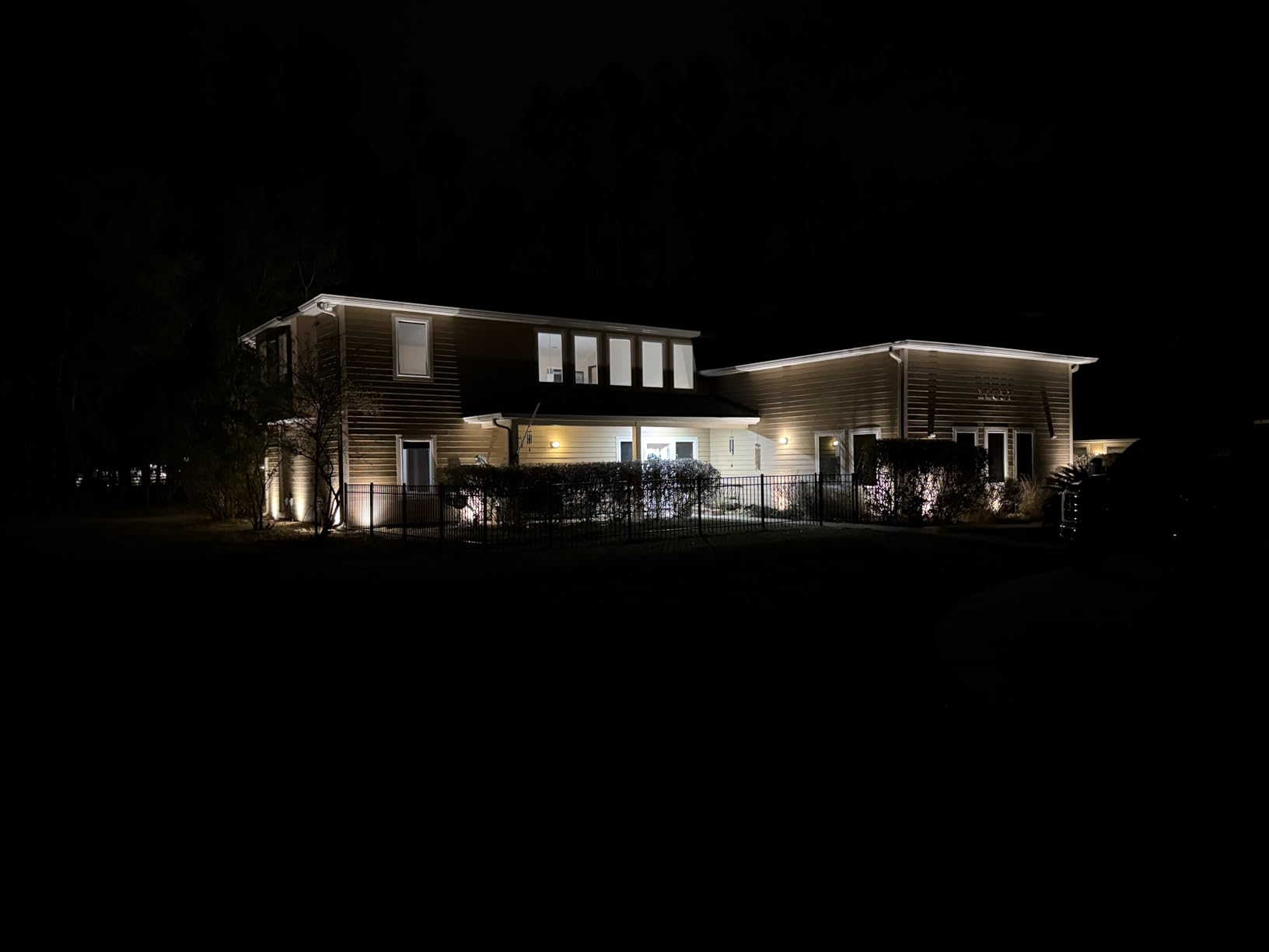 SUNVIE All-In-One LED Landscape Lighting Kit, 8-Pack Low Voltage Landscape Lights with Transformer and 65FT UL-Listed Wire, 3000K Waterproof Outdoor Uplights with Connectors for Yard House Garden Tree customer photo 1