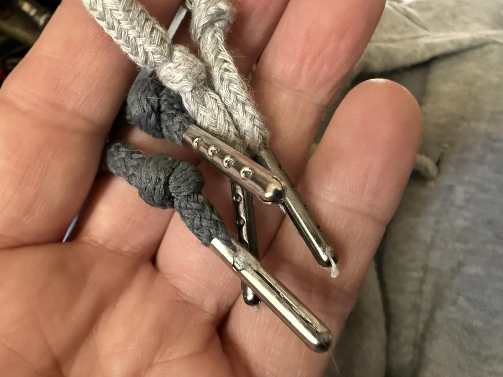 Aglets for Shoelaces, Aglet Crimping Tool, Shoelace Aglets Tool and 200Pcs Shoe Lace Ends Tips Metal Aglets in 4 Colors 4 sizes (3.5/4/4.5/5mm), Repair Aglet for Shoelace,Hoodies,Pants,Sneakers customer photo 1