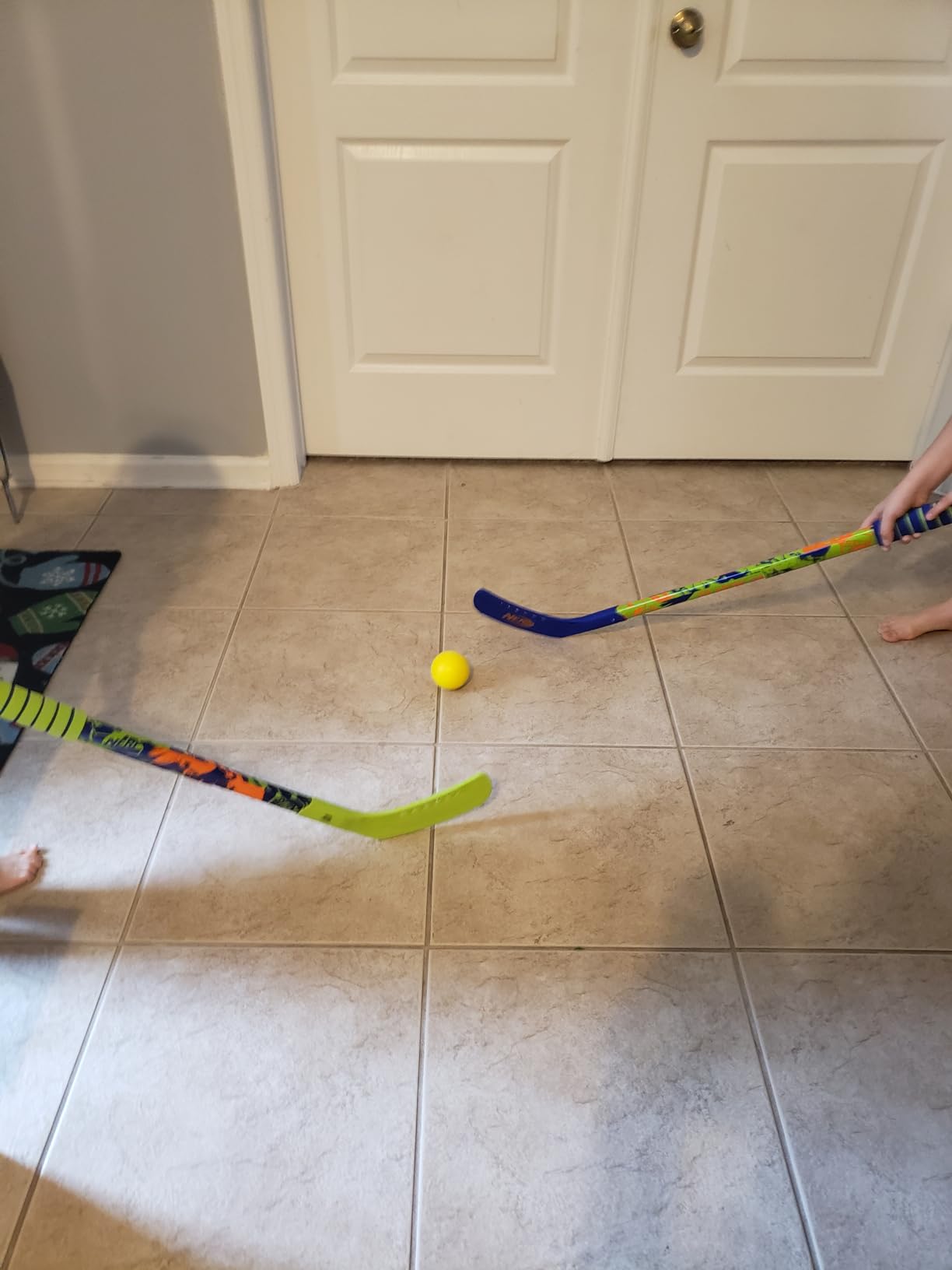 Franklin Sports NERF Proshot Kids Hockey Sticks + Ball Set - 2 Player Youth Indoor + Outdoor Set - 2 in 1 Knee + Floor Hockey - (2) NERF Proshot Youth Sticks + (1) Foam Ball Included customer photo 2