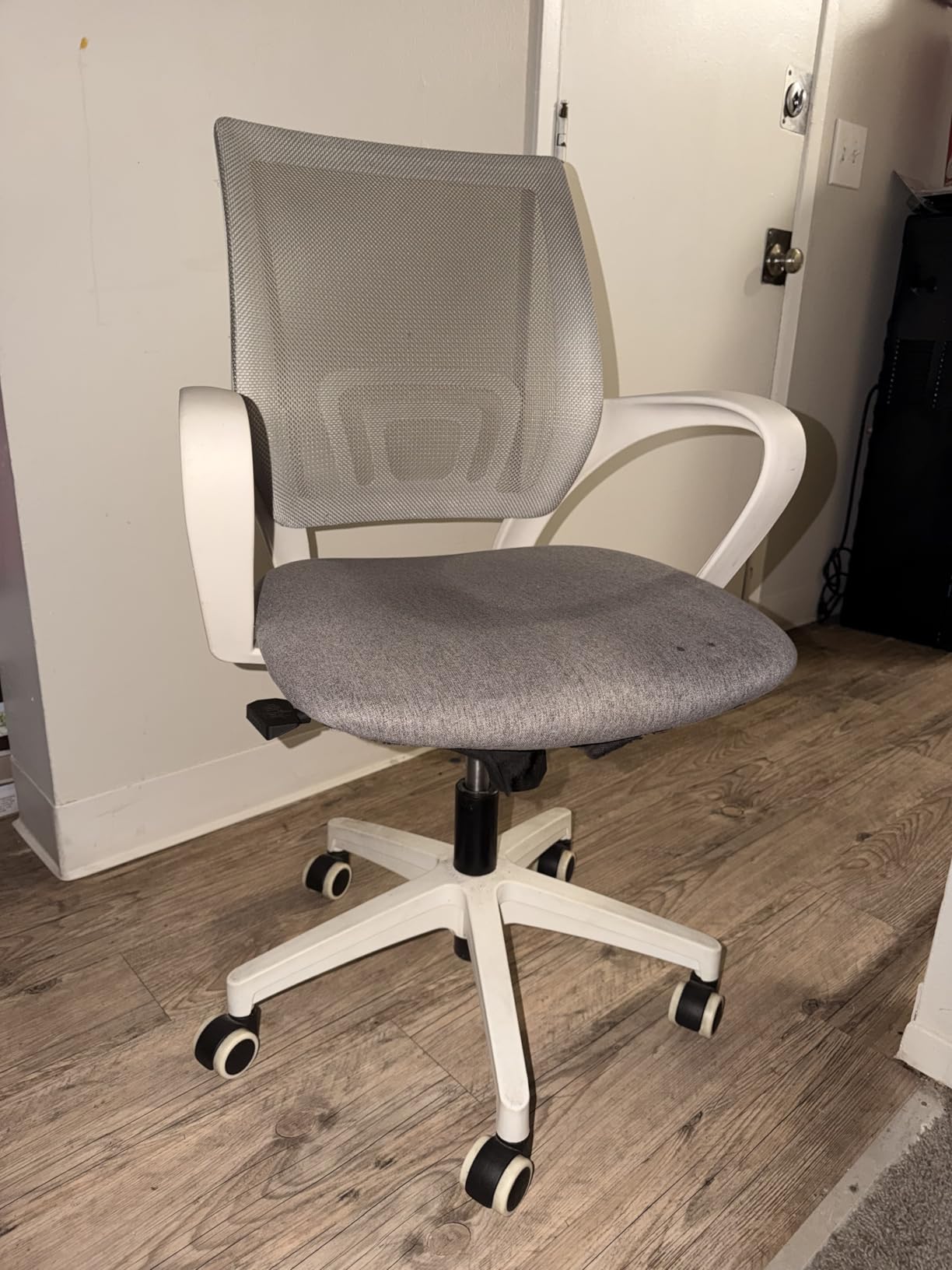 NEO CHAIR Office Desk Computer Chair Ergonomic Mesh Gaming Cushion Seat with Comfy Lumbar Mid Back Support Adjustable Height Swivel Rolling Wheels for Home Task (Ivory) customer photo 1