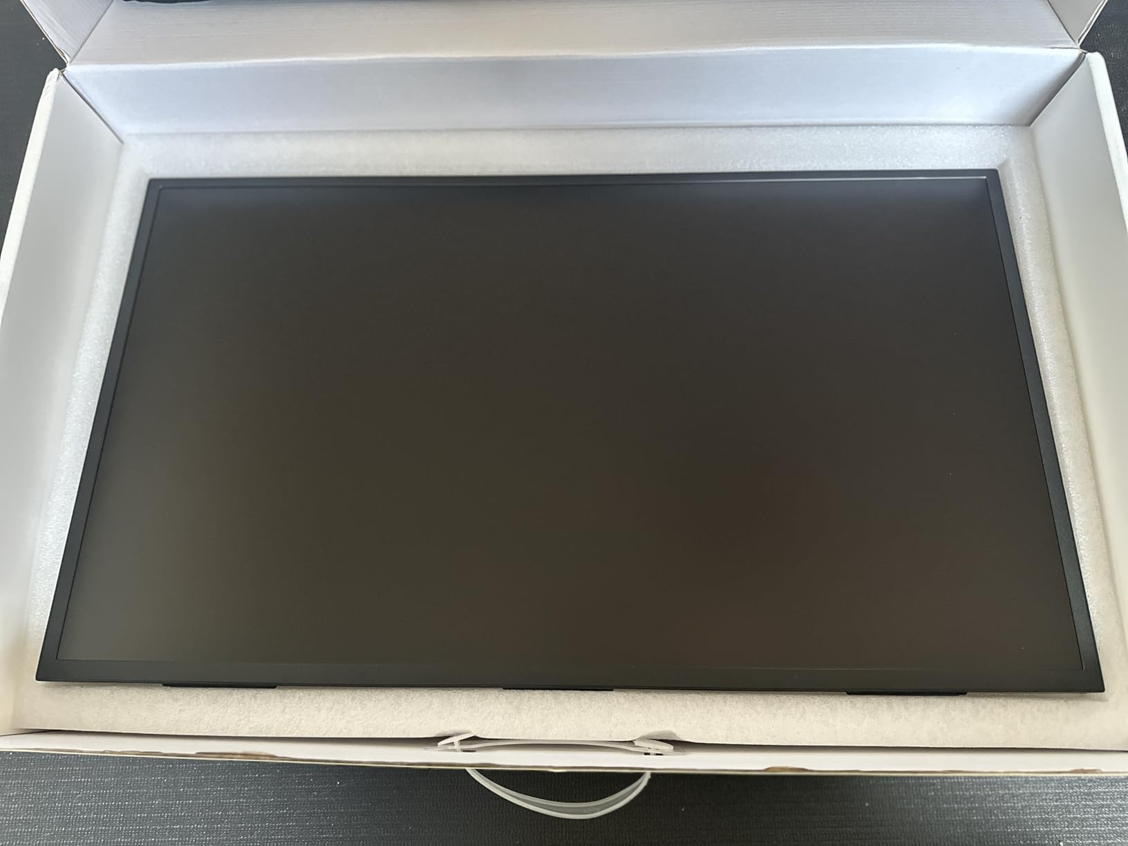 UPERFECT 17.3'' 4K Portable Monitor QLED, 600 Nits 150% sRGB UHD FreeSync HDR 2 Speakers Eye Care Travel Monitor, 2 Fully Functional Type-C Port & HDMI for Laptop PC Phone, VESA & Stand customer photo 2