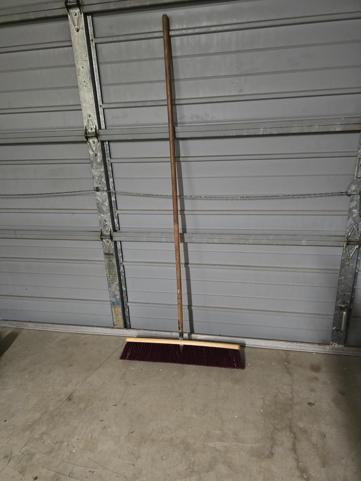 PRO SOURCE Heavy Duty Rough-Surface Push Broom Head with Threaded Block: 18