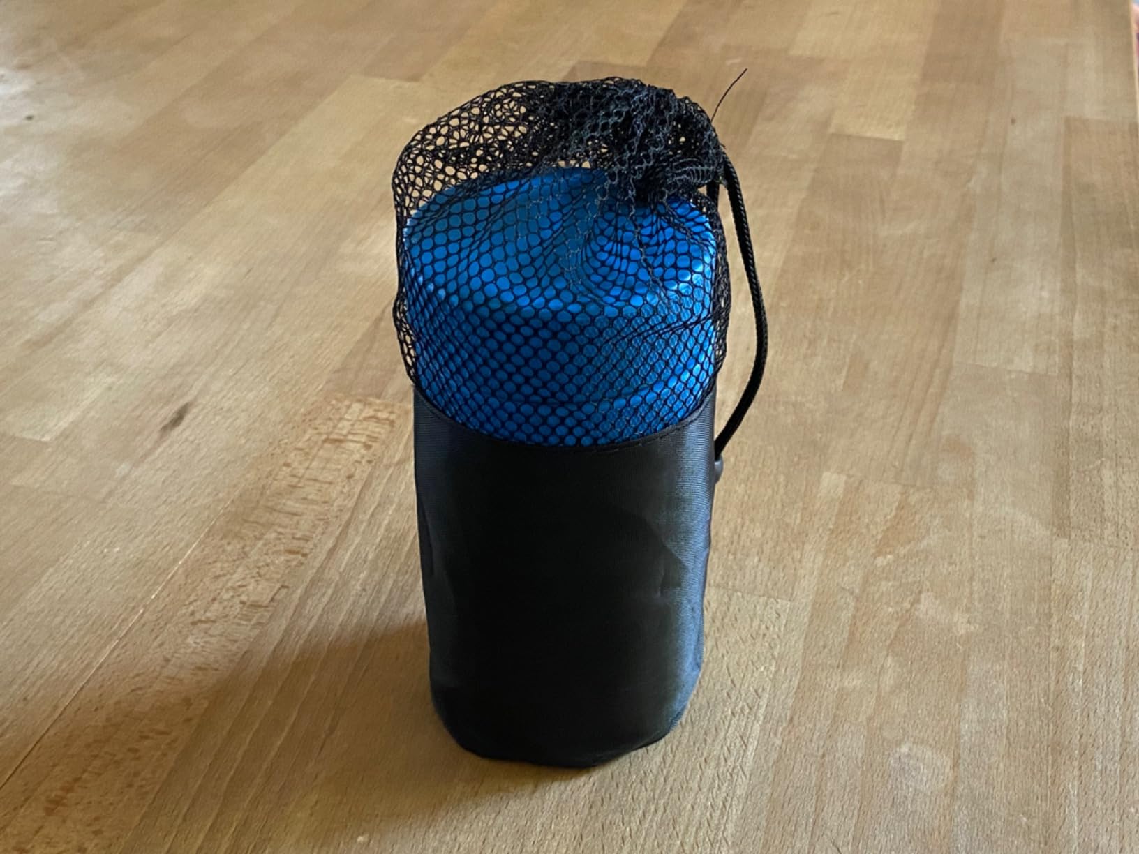 ShinyRelief 10 oz Weighted Ice Hockey Pucks Heavy Training Puck with Mesh Carrying Bag Weighted Hockey Pucks Official Size for Stick Handling and Training customer photo 1