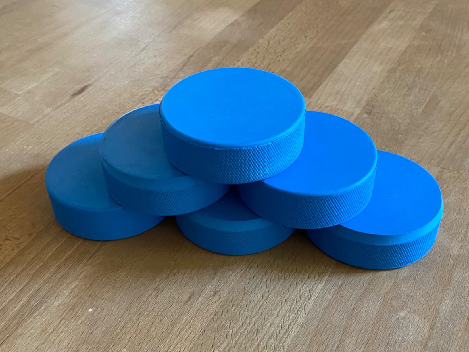 ShinyRelief 10 oz Weighted Ice Hockey Pucks Heavy Training Puck with Mesh Carrying Bag Weighted Hockey Pucks Official Size for Stick Handling and Training customer photo 2